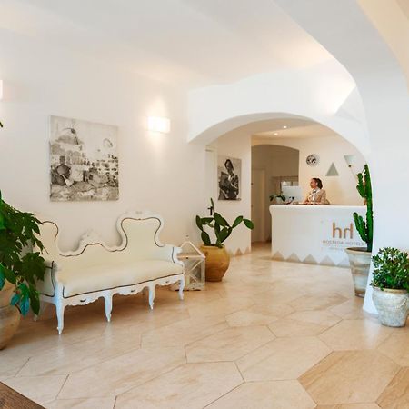 Hotel Moresco Санта Тереза Галура Екстериор снимка