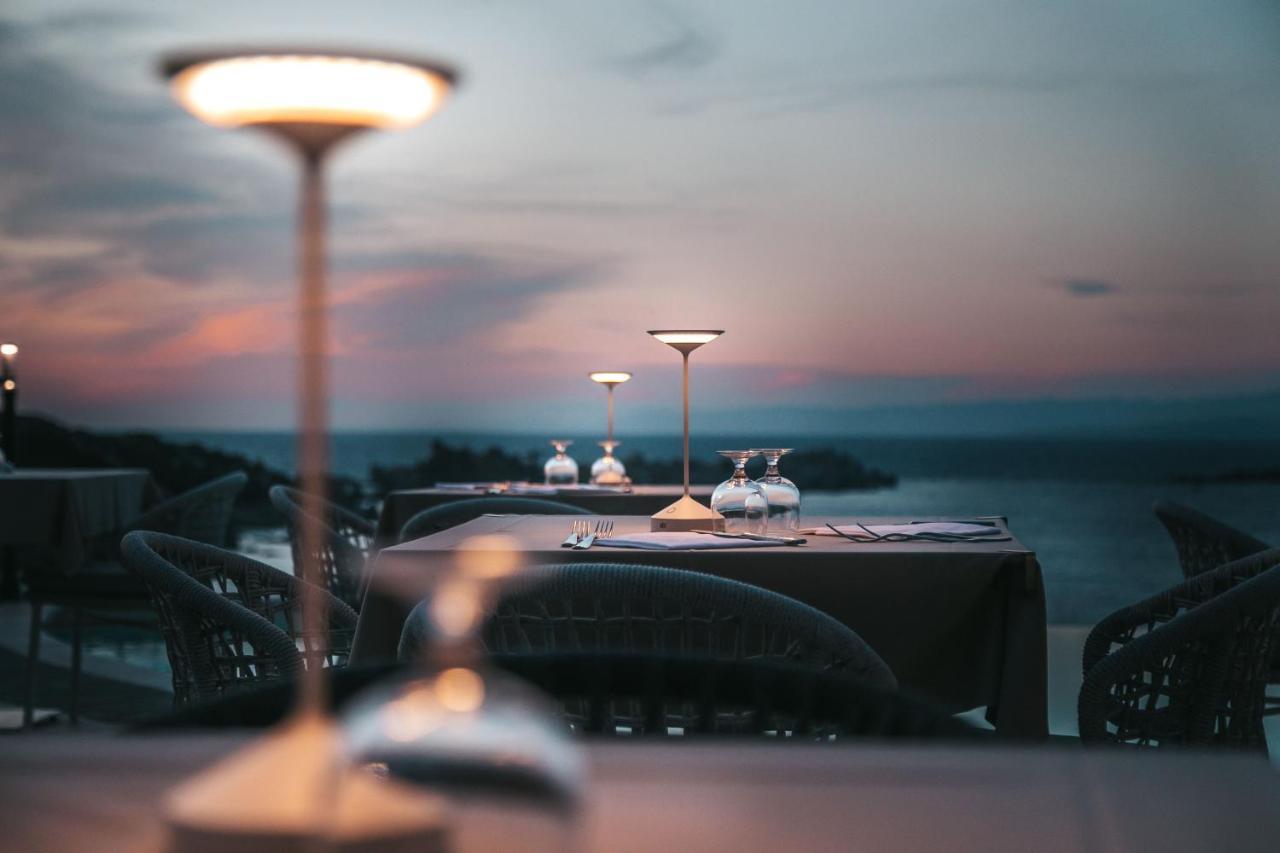 Hotel Moresco Санта Тереза Галура Екстериор снимка
