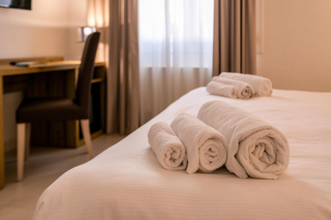 Hotel Moresco Санта Тереза Галура Екстериор снимка