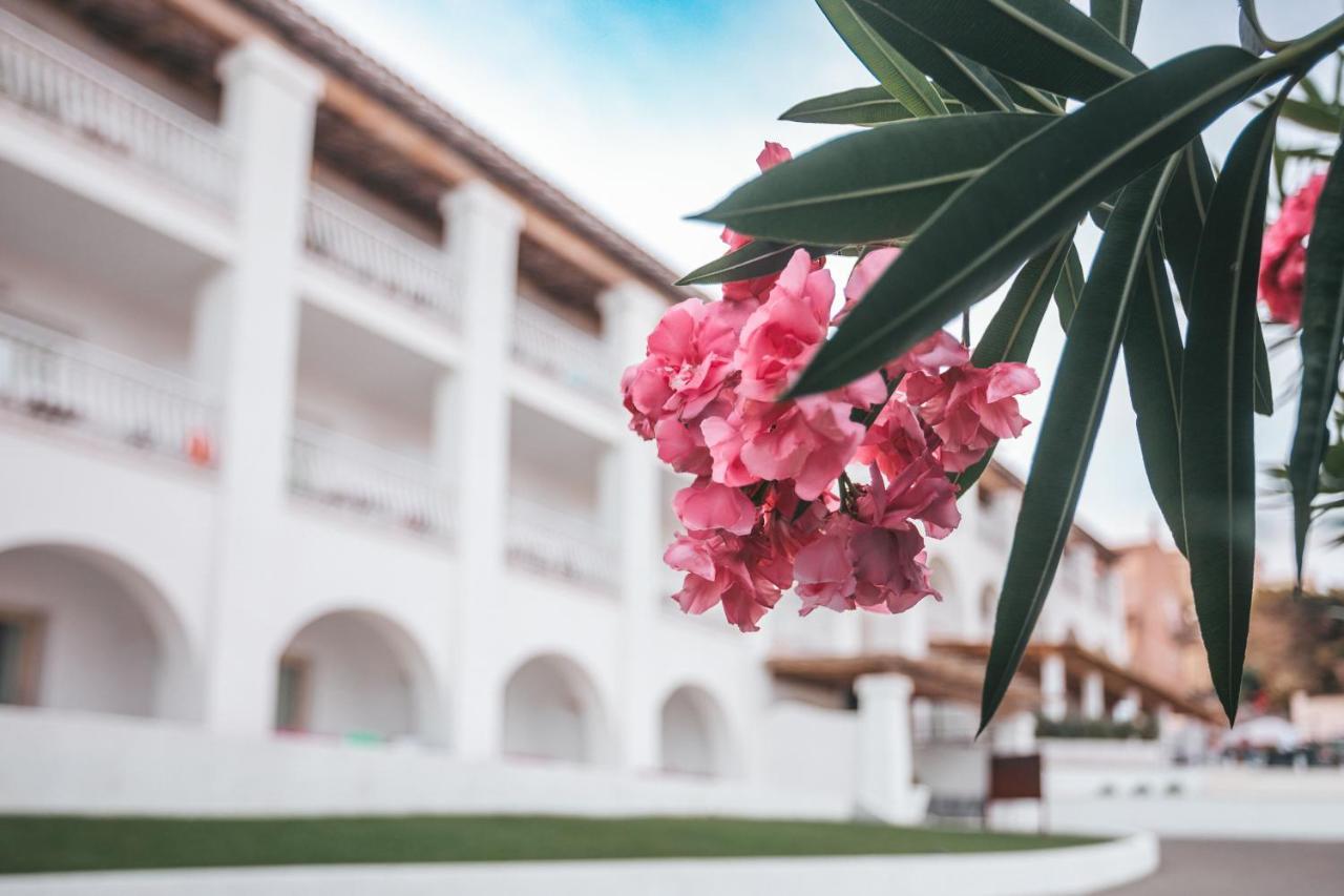 Hotel Moresco Санта Тереза Галура Екстериор снимка