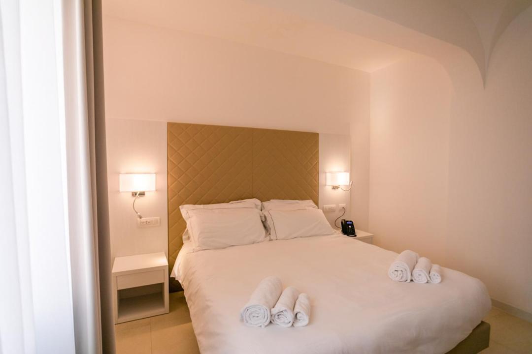 Hotel Moresco Санта Тереза Галура Екстериор снимка