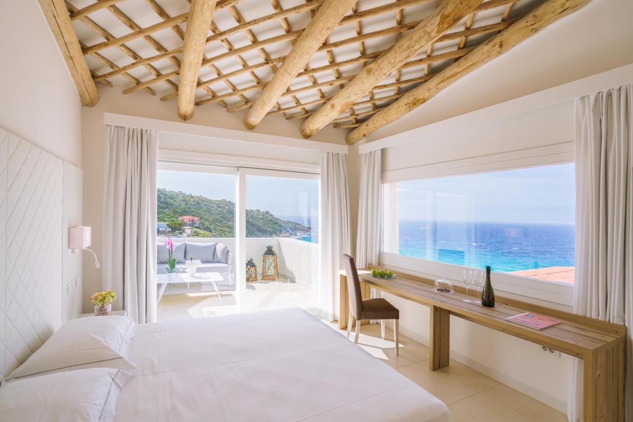 Hotel Moresco Санта Тереза Галура Екстериор снимка