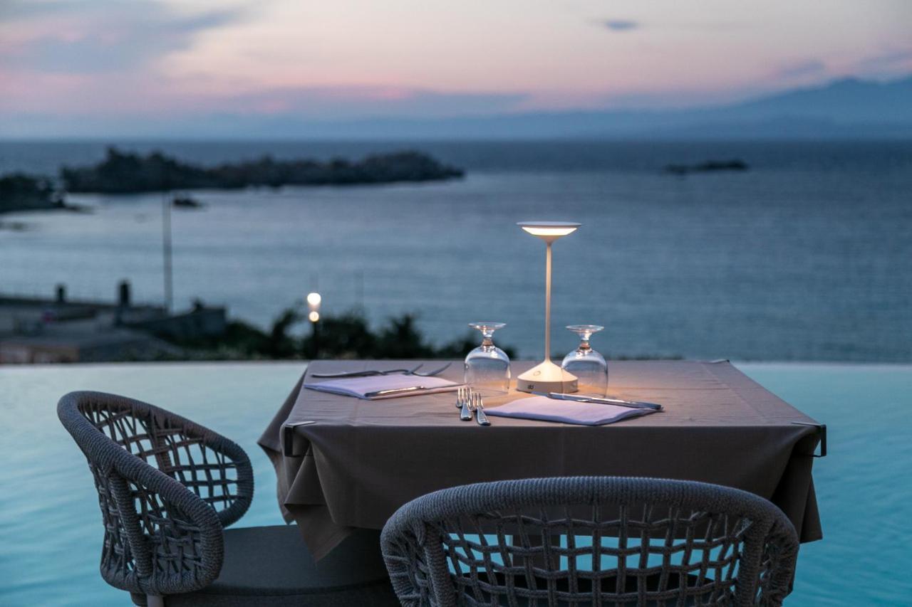 Hotel Moresco Санта Тереза Галура Екстериор снимка