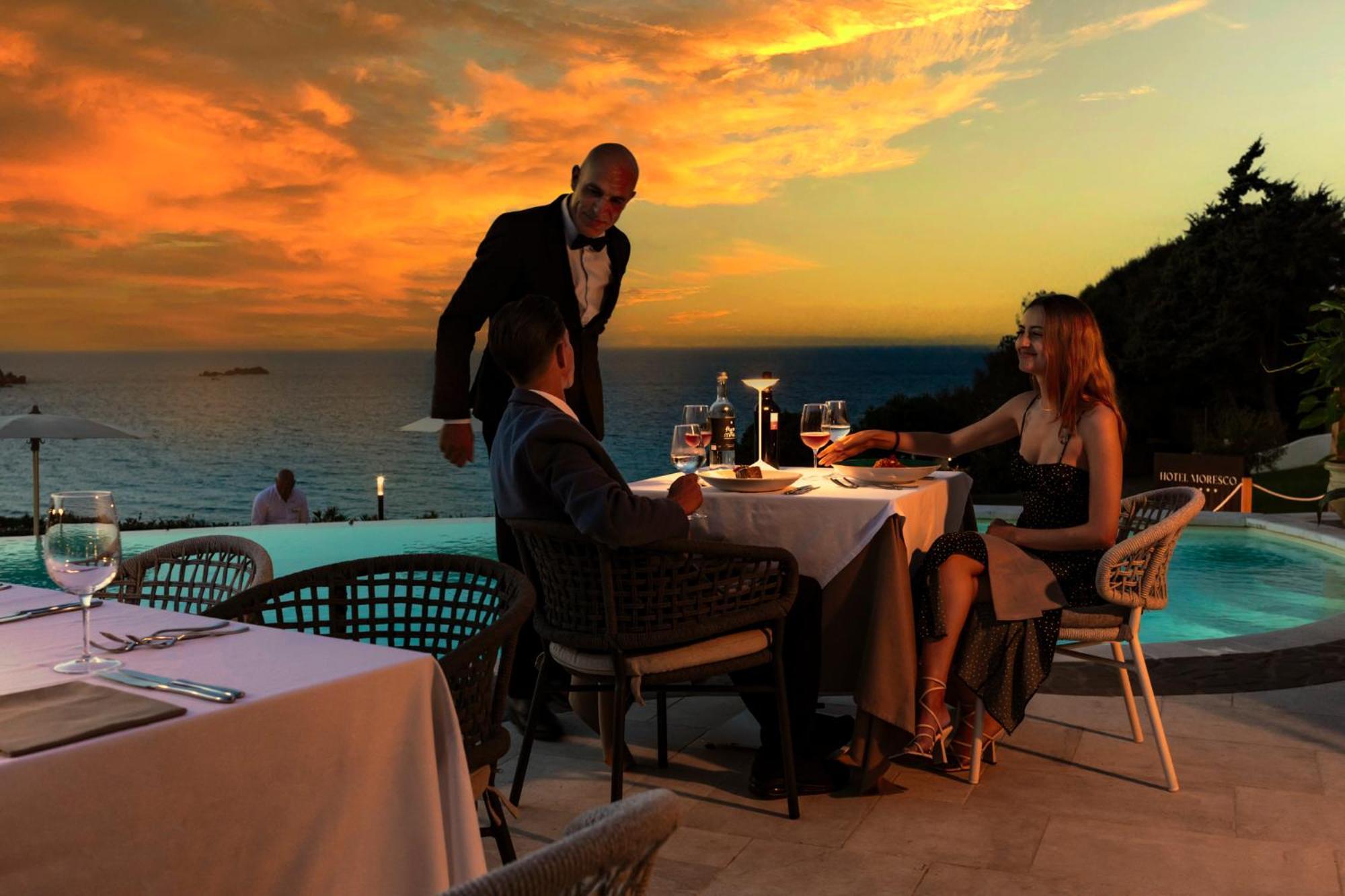 Hotel Moresco Санта Тереза Галура Екстериор снимка
