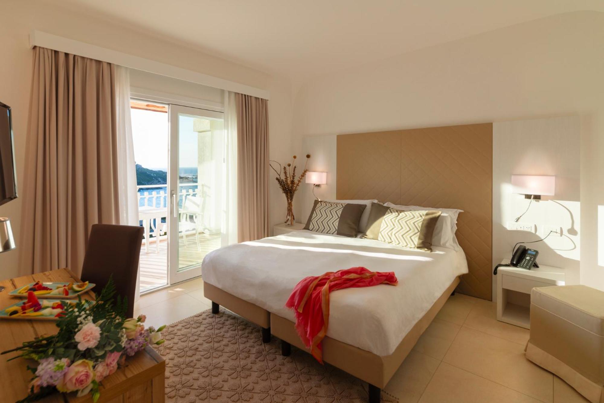 Hotel Moresco Санта Тереза Галура Екстериор снимка