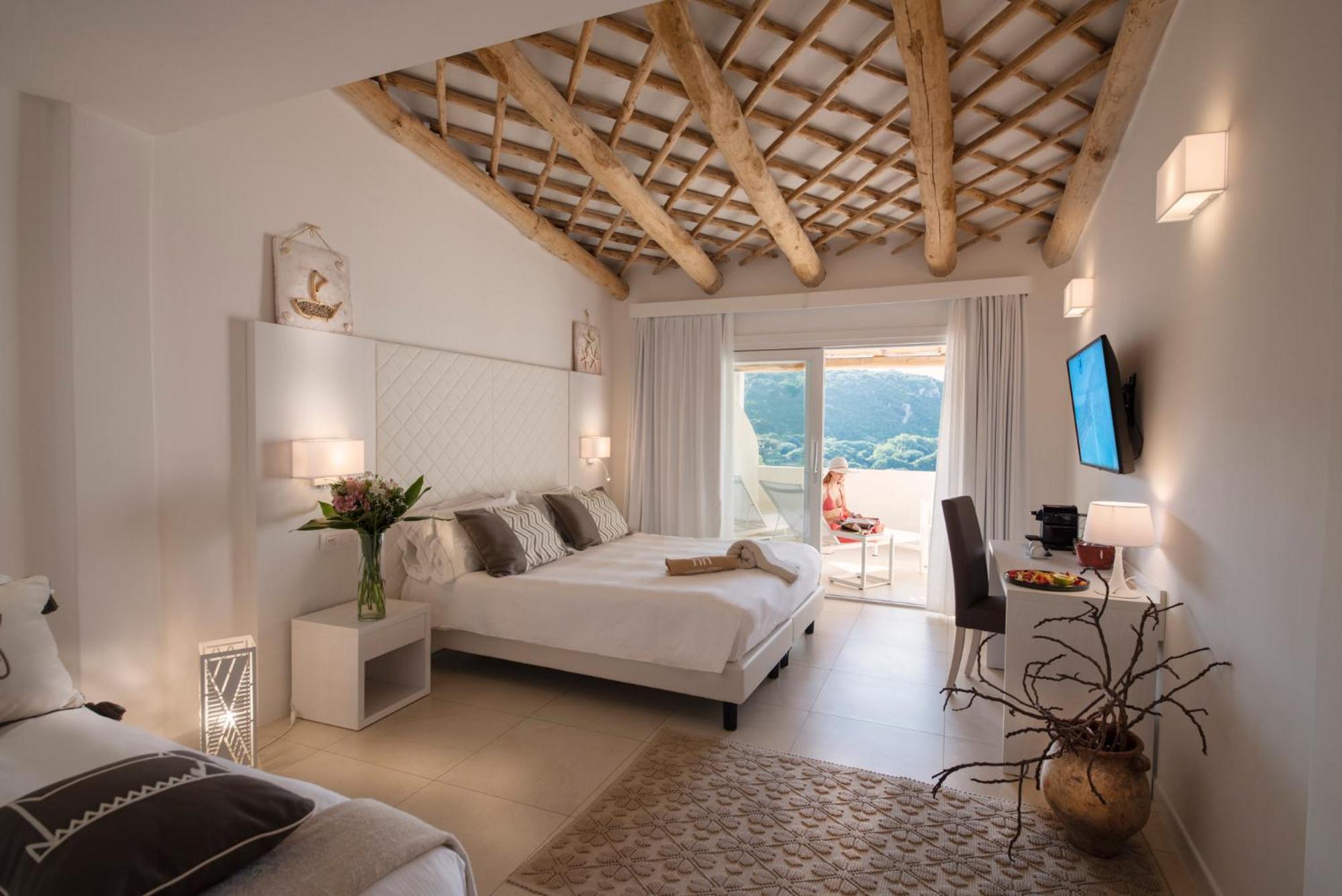 Hotel Moresco Санта Тереза Галура Екстериор снимка