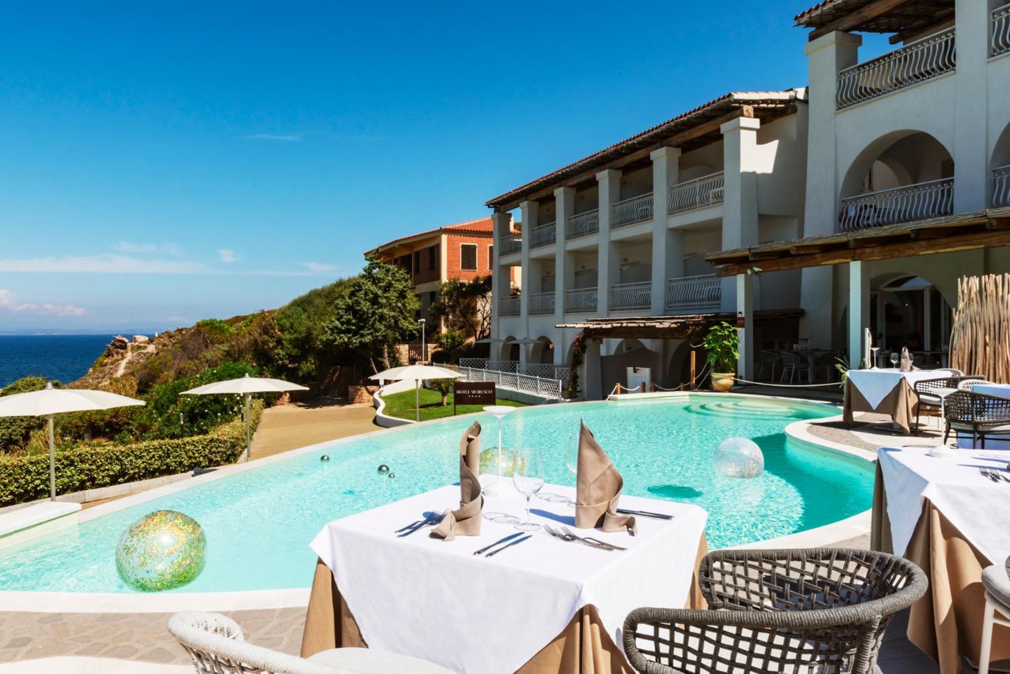Hotel Moresco Санта Тереза Галура Екстериор снимка