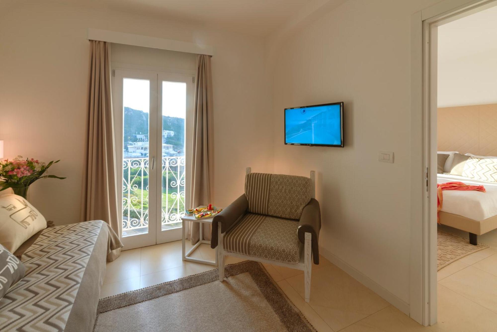 Hotel Moresco Санта Тереза Галура Екстериор снимка